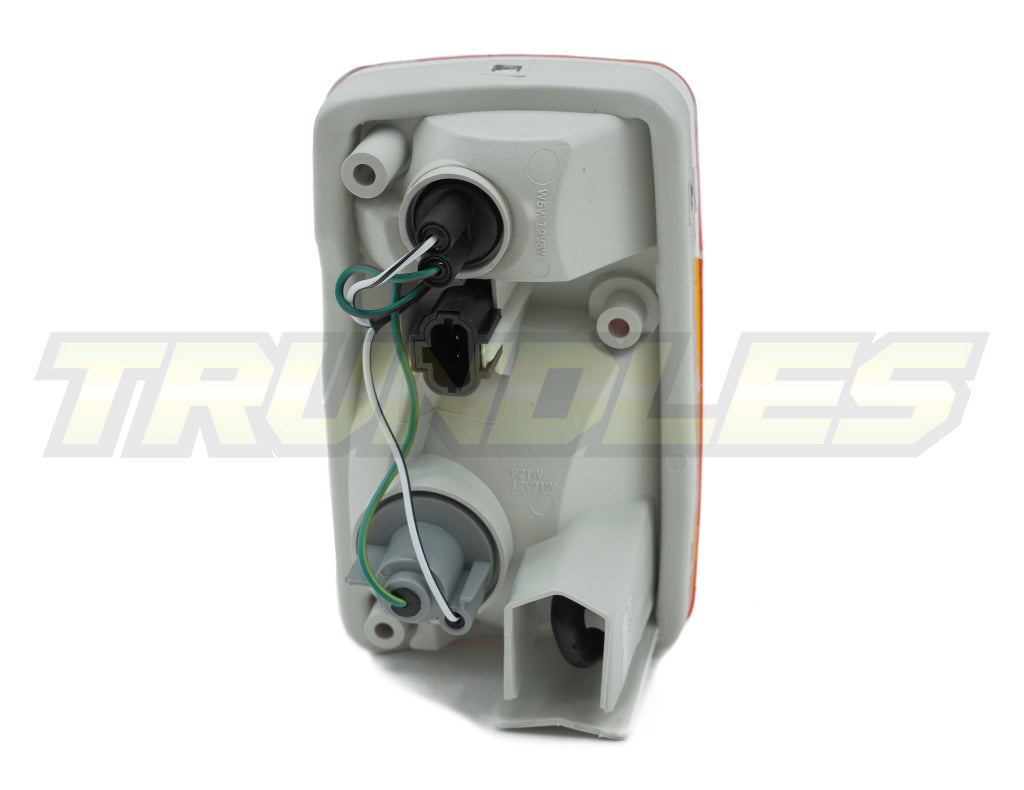 Front Left Corner Light / Indicator to suit Nissan Patrol Y60 Facelift 1995-1998