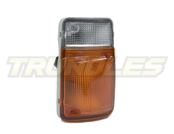 Front Right Corner Light / Indicator to suit Nissan Patrol Y60 Facelift 1995-1998