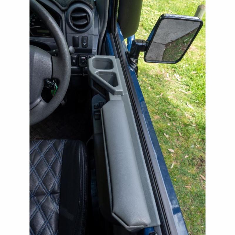 Connect 4x4 Armrest to suit 76/78/79 Series Toyota Landcruiser